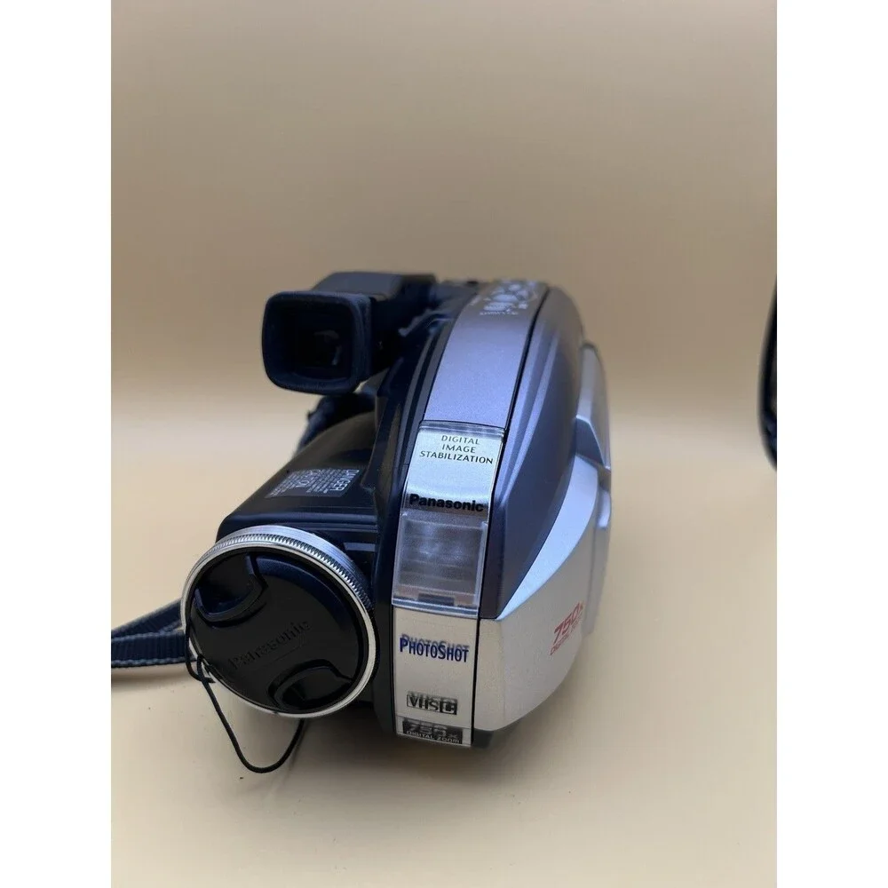 Panasonic PV-L452D Palmcorder 750X Digital Zoom Camcorder Camera w/Case